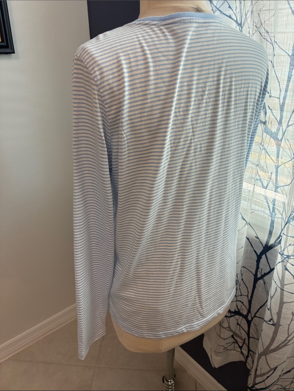 Lands’ End Light Blue & White Striped Long-Sleeve Women's Top - Picture 4 of 6